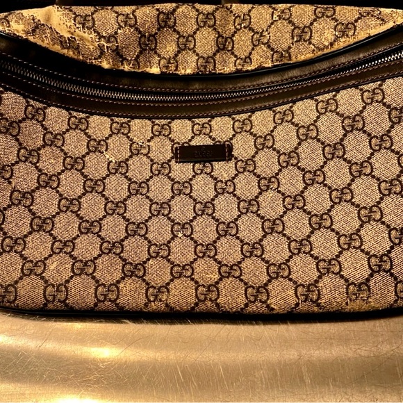 Gucci
Belt Bag GG Coated Canvas Large $1470 - Picture 3 of 14